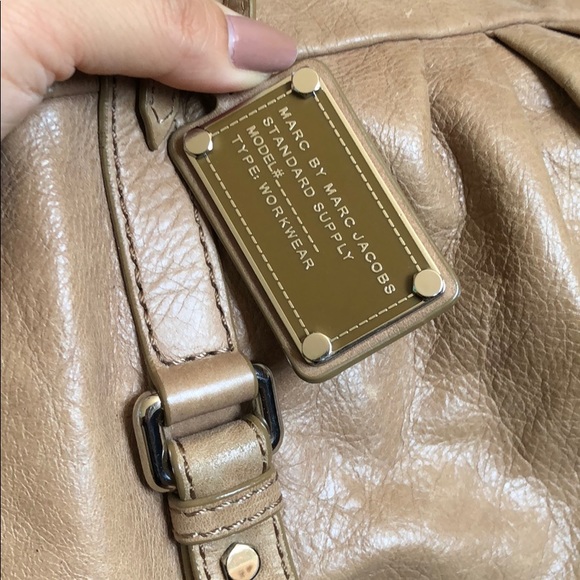 Classic Q Baby Groove Satchel - Picture 2 of 9